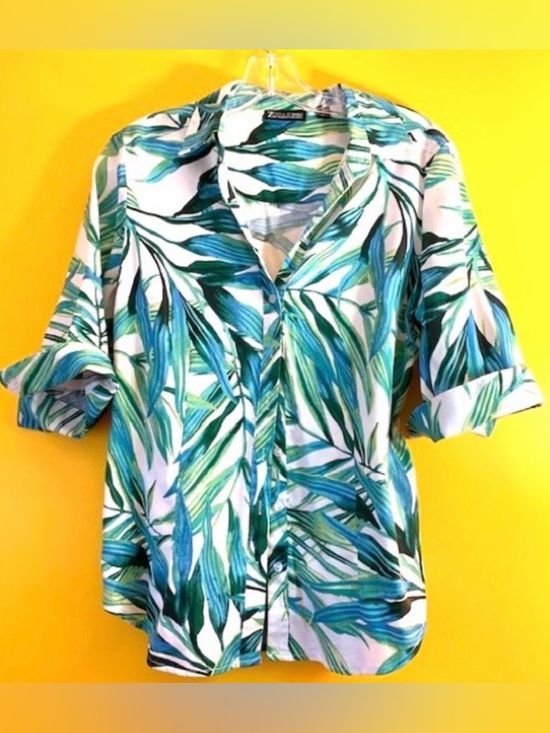 New York & Company Tops - NY&Company Fitted Blouse with sleeves